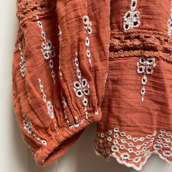American Eagle Terracotta Large Blouse with White Embroidered Accents - Picture 6 of 8